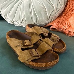 Broken-In ARIZONA Suede Leather Taupe Birkenstocks Size 5